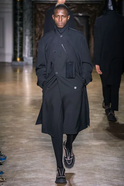 Look 15
